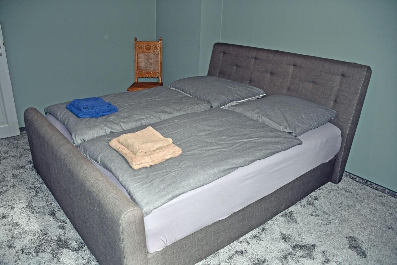 Ferienwohnungen Im Gutshaus Gnies Ngoại thất bức ảnh
