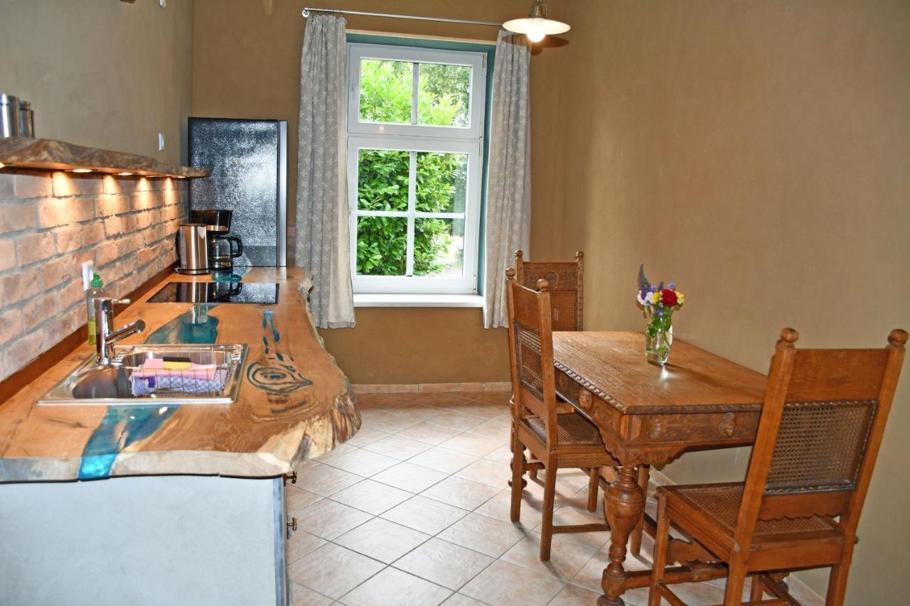 Ferienwohnungen Im Gutshaus Gnies Ngoại thất bức ảnh