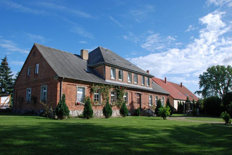 Ferienwohnungen Im Gutshaus Gnies Ngoại thất bức ảnh