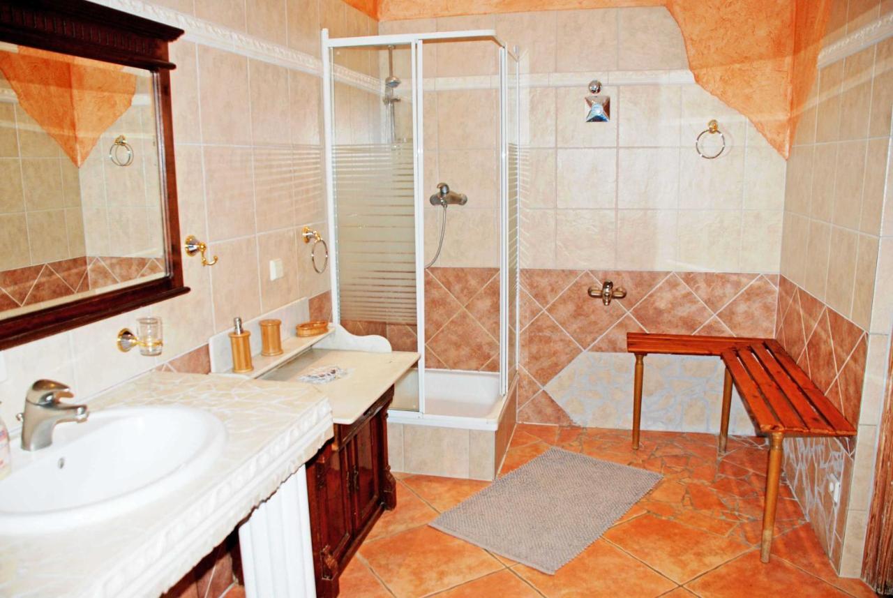 Ferienwohnungen Im Gutshaus Gnies Ngoại thất bức ảnh