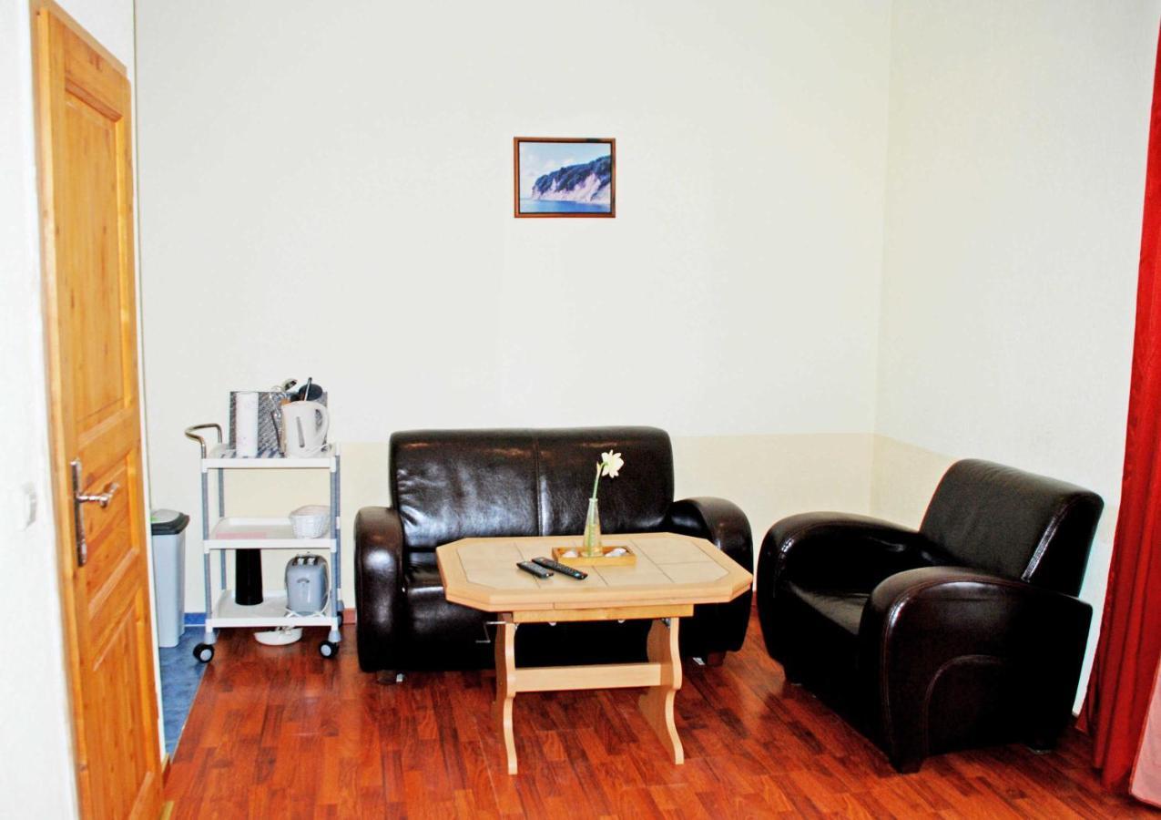 Ferienwohnungen Im Gutshaus Gnies Ngoại thất bức ảnh