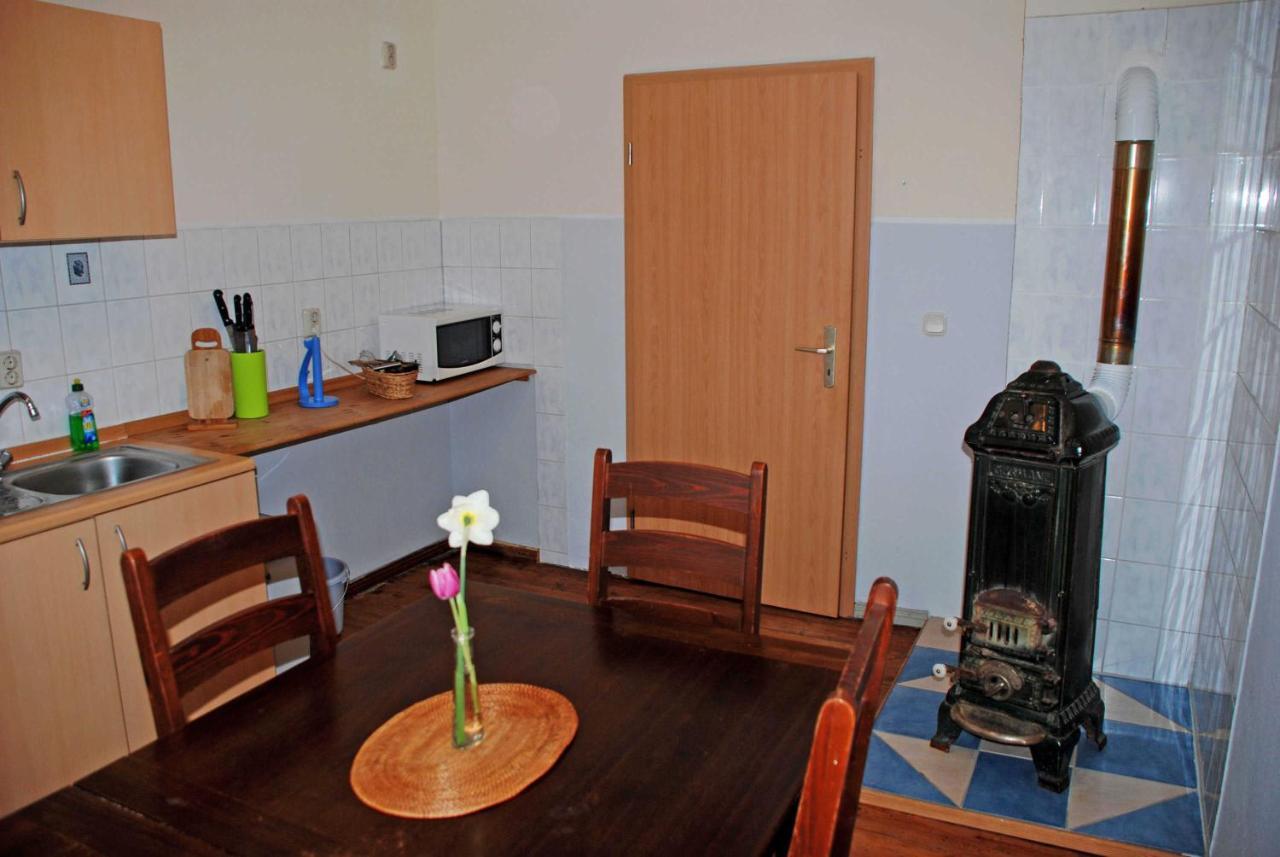Ferienwohnungen Im Gutshaus Gnies Ngoại thất bức ảnh